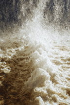 Turbulentes Aufgewühltes Wasser Mit Schaum | Wasserfaelle und Tropfen | Natur