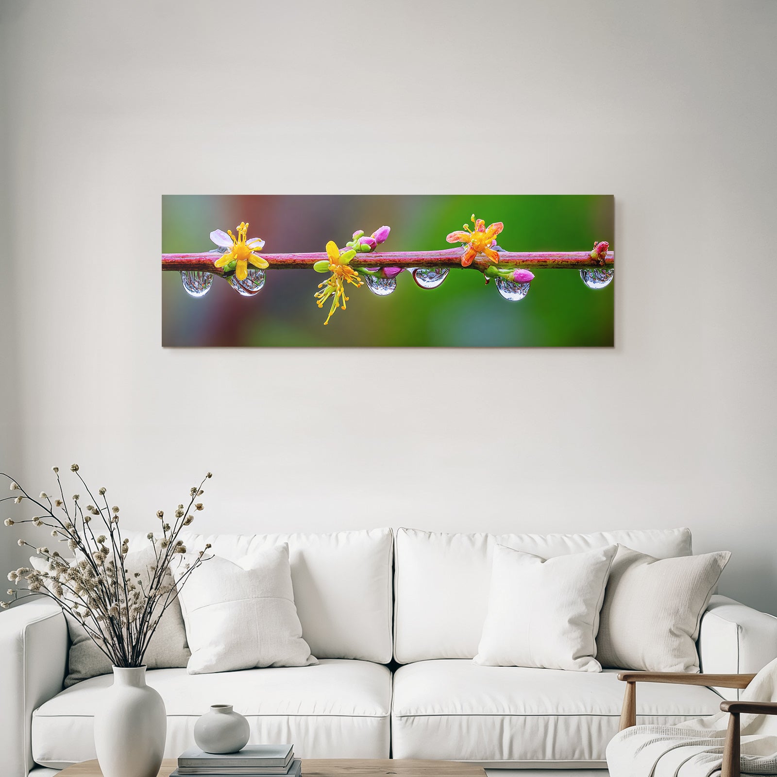 Bunte Blumen Mit Wassertropfen Auf Zweig