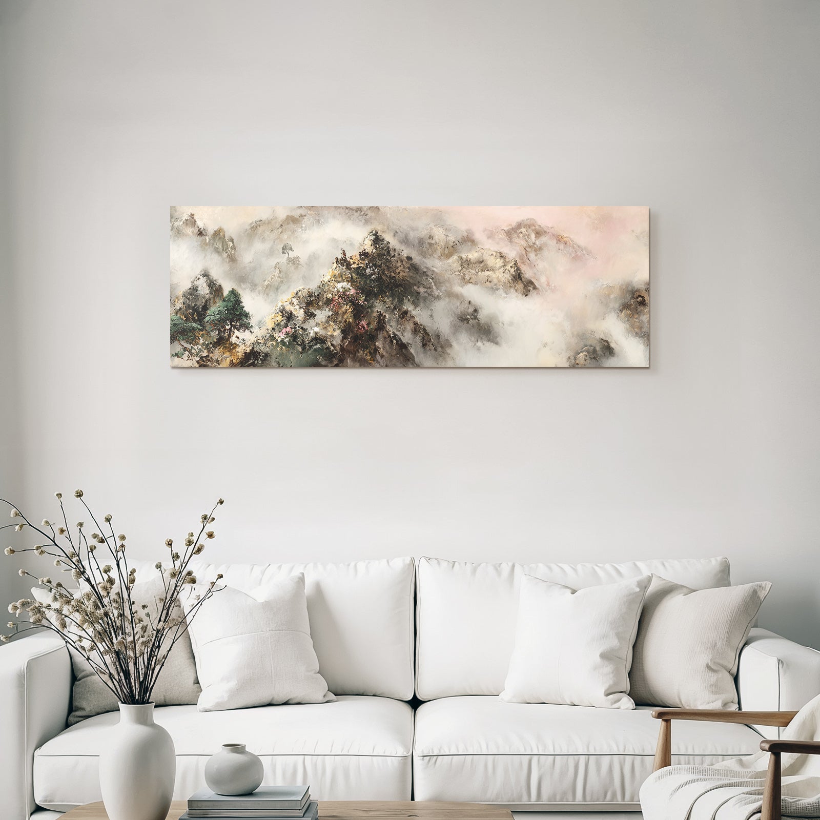 Malerische Nebelhafte Berglandschaft Mit Bäumen Und Blühenden Blumen