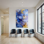 Flüssiges Design Mit Blautonen Und Goldakzenten