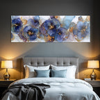Fliessende Blumenkunst In Blau Lila Mit Goldakzenten