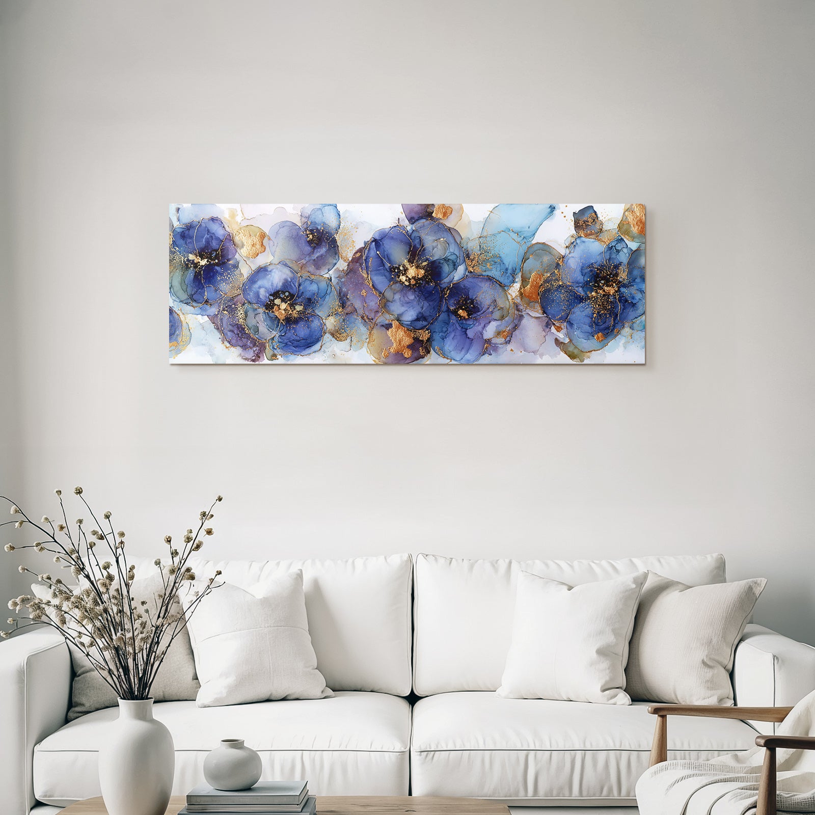 Fliessende Blumenkunst In Blau Lila Mit Goldakzenten