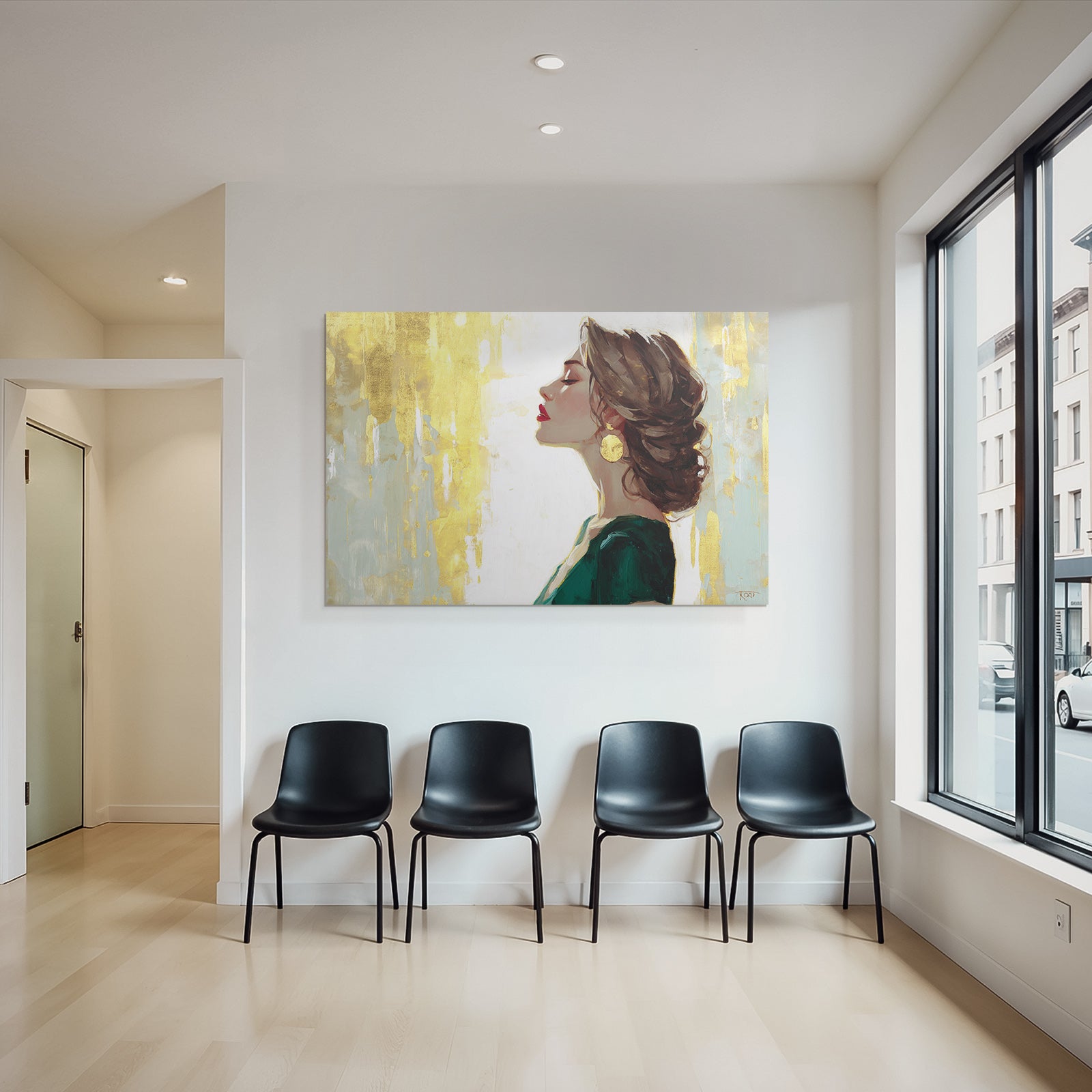 ArtDeco Elegante Frau Im Profil Mit Roten Lippen Und Grünem Kleid Vor Goldenem Hintergrund
