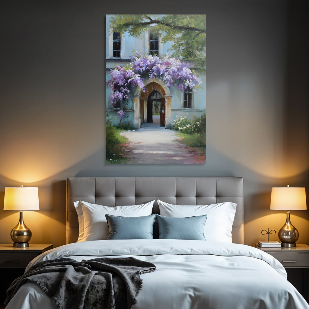 Architektureingang Mit Lila Blüten