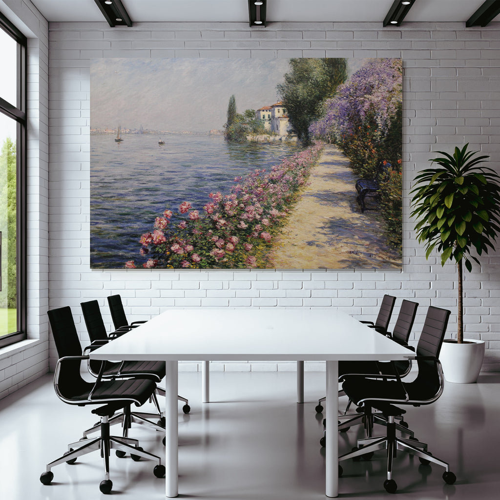 Idyllischer Weg Am Wasser Mit Blüten Booten Und Haus