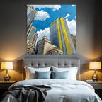 PopArt Stilisierte Stadtlandschaft Mit Hochhaus Mit Blaüm Glas Und Gelben Akzenten