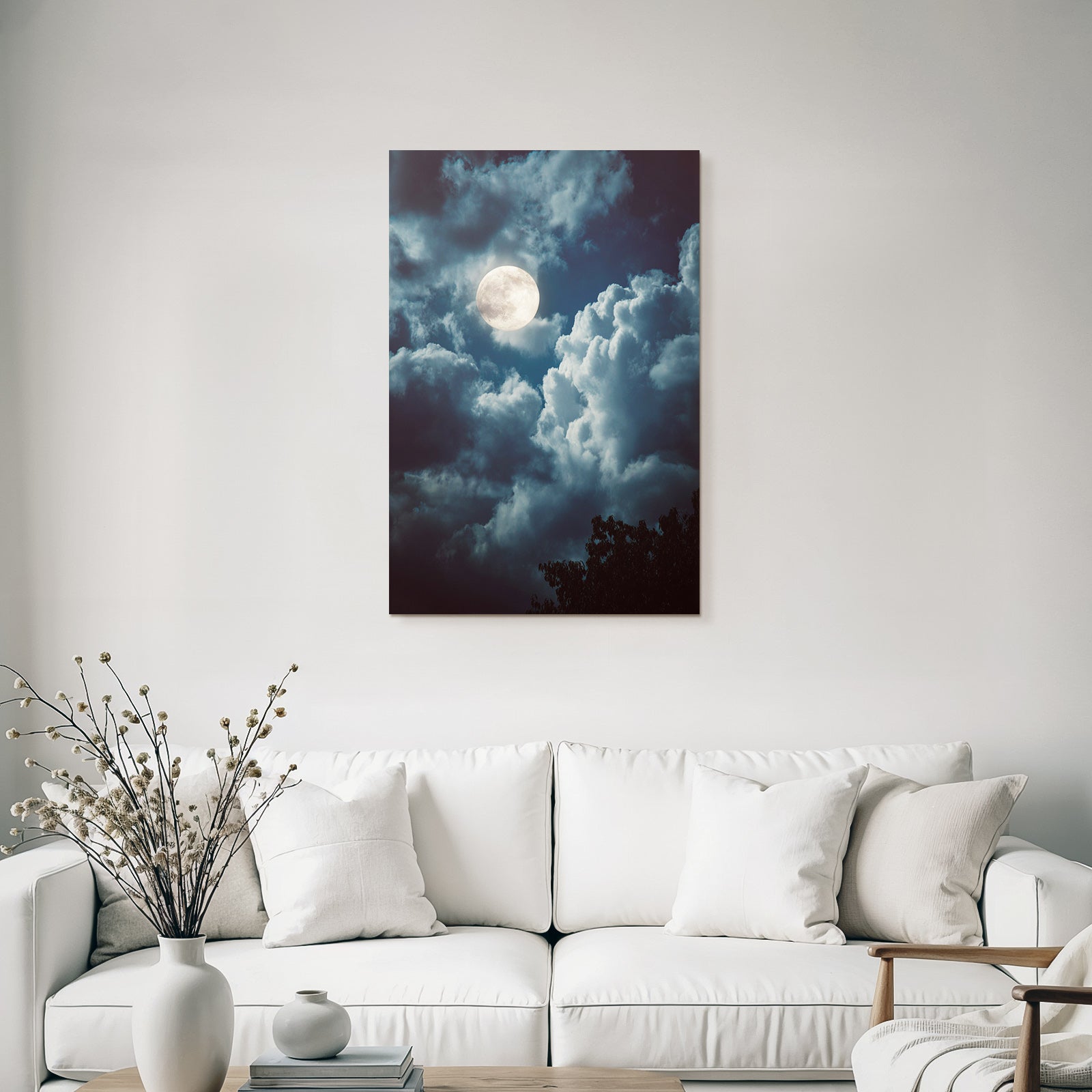 Nächtlicher Himmel Mit Leuchtendem Mond Und Bewölkten Baeumen