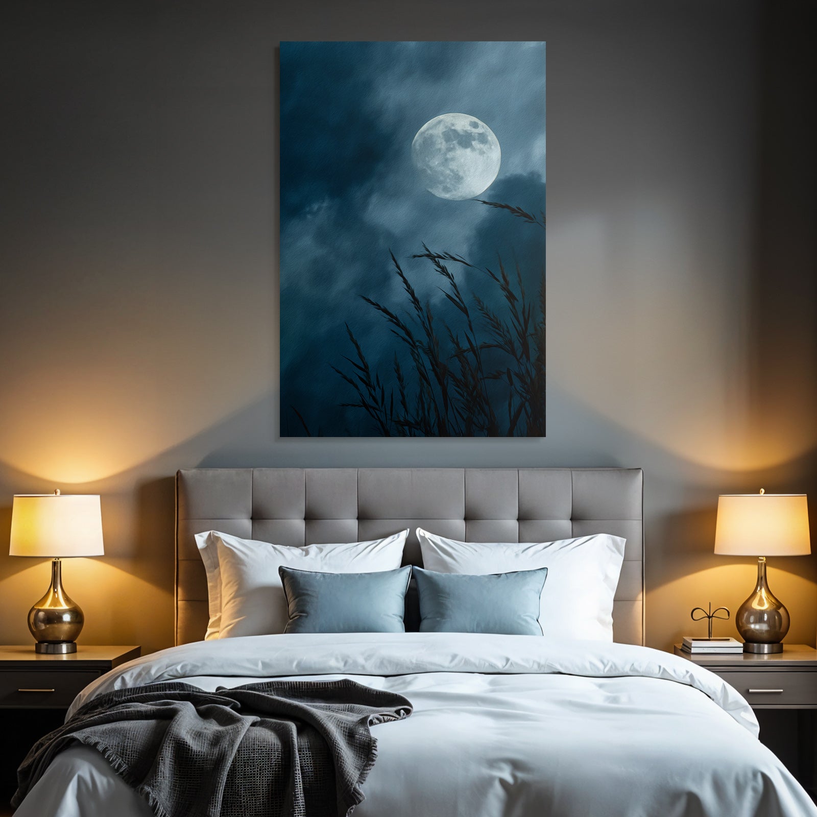 Vollmond Über Schilfrohr Silhoütten Im Wolkigen Nachthimmel