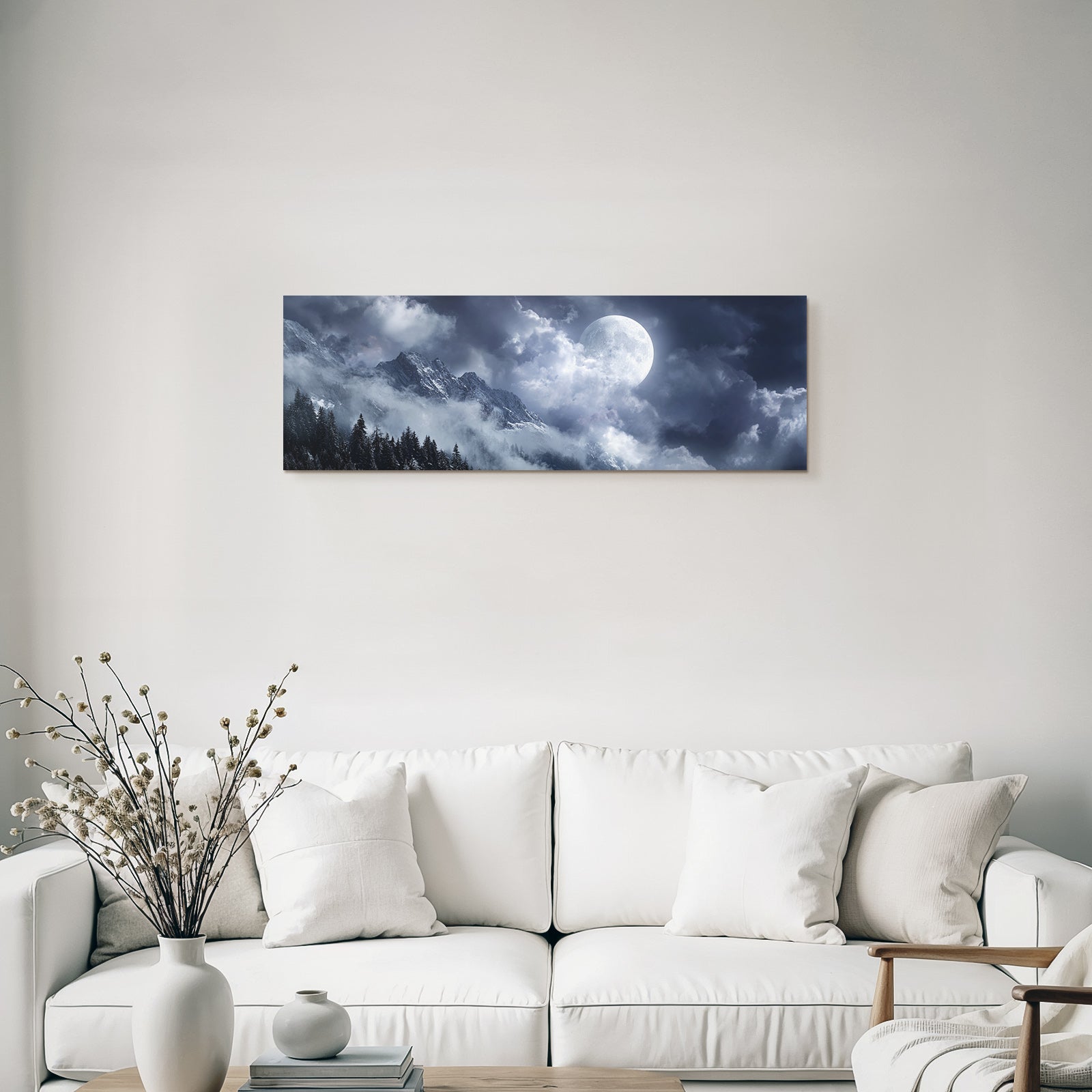 Dramatische Nachtlandschaft Mit Mond Wolken Und Schneebedeckten Bergen