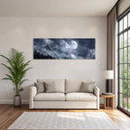 Dramatische Nachtlandschaft Mit Mond Wolken Und Schneebedeckten Bergen