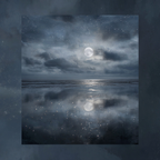 Vollmond In Wolkigem Nachthimmel Mit Spiegelung Auf Stillem Wasser | Psychedelische Kunst | Stilrichtungen