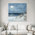 Winterlicher Strand Am Meer Bei Mondschein Und Sanfter Schneefall
