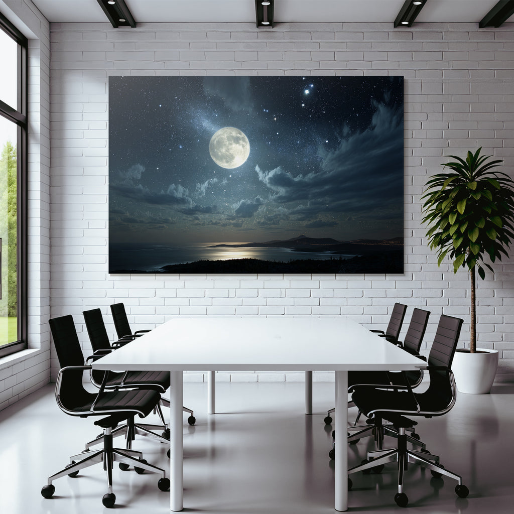 Nachtlandschaft Mit Mond Im Sternenhimmel Und Reflexion Auf Wasser