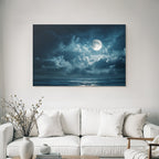 Ruhige Nacht Am Meer Mit Grossem Mond Und Spiegelndem Wasser