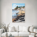 Küstenszene Mit Strand Und Felsen Häuser Im Hintergrund Meer Impressionistisch