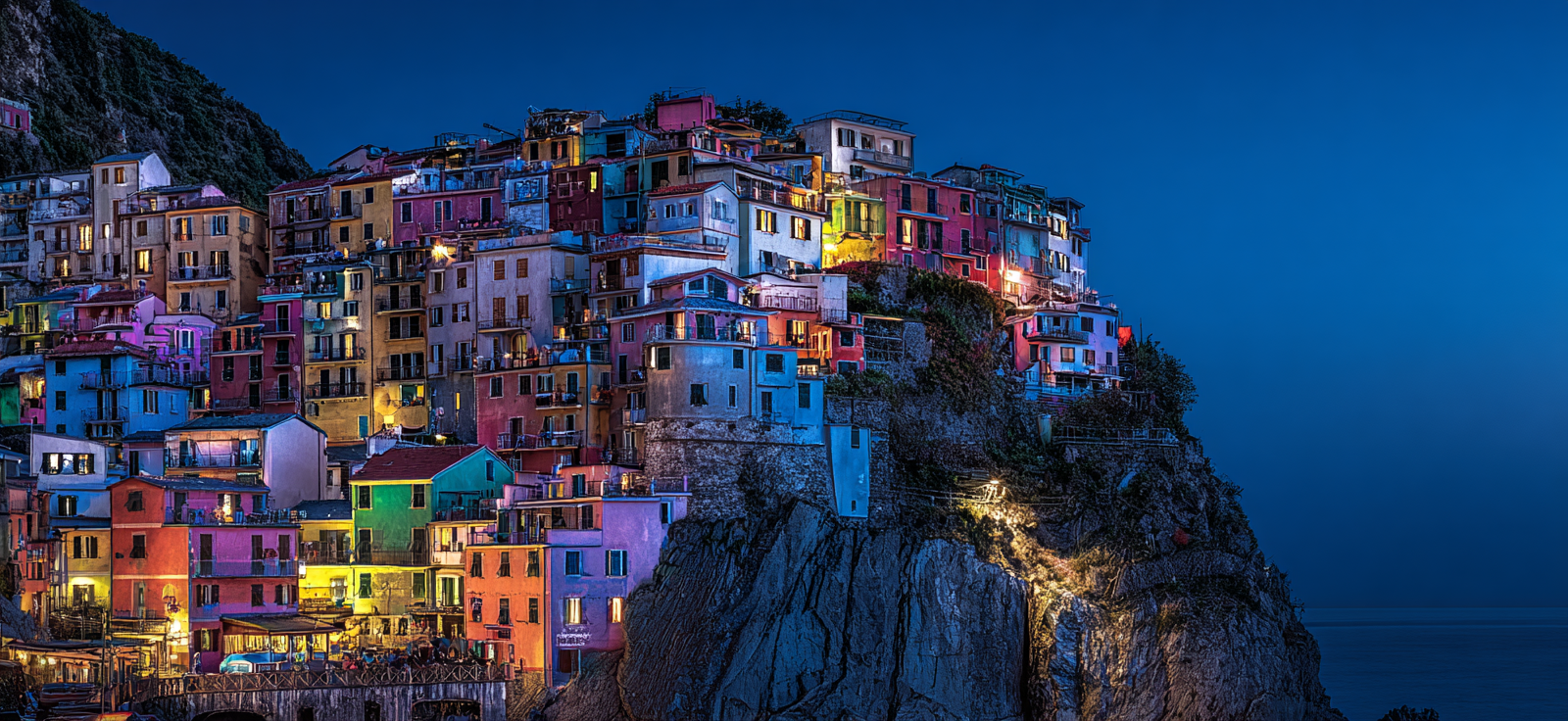 Bunte Küstenstadt Bei Nacht Cinqü Terre Stil | Humor und Schraeges | Themen und Hobbys
