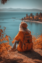 Herbstliche Landschaft Mit Person Und Kamera Am Wasser | Reisen und Outdoor | Themen und Hobbys