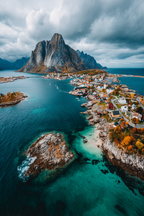 Küstenschönheit Felsige Berge Wasserfront Dorf Herbstlandschaft | Reisen und Outdoor | Themen und Hobbys