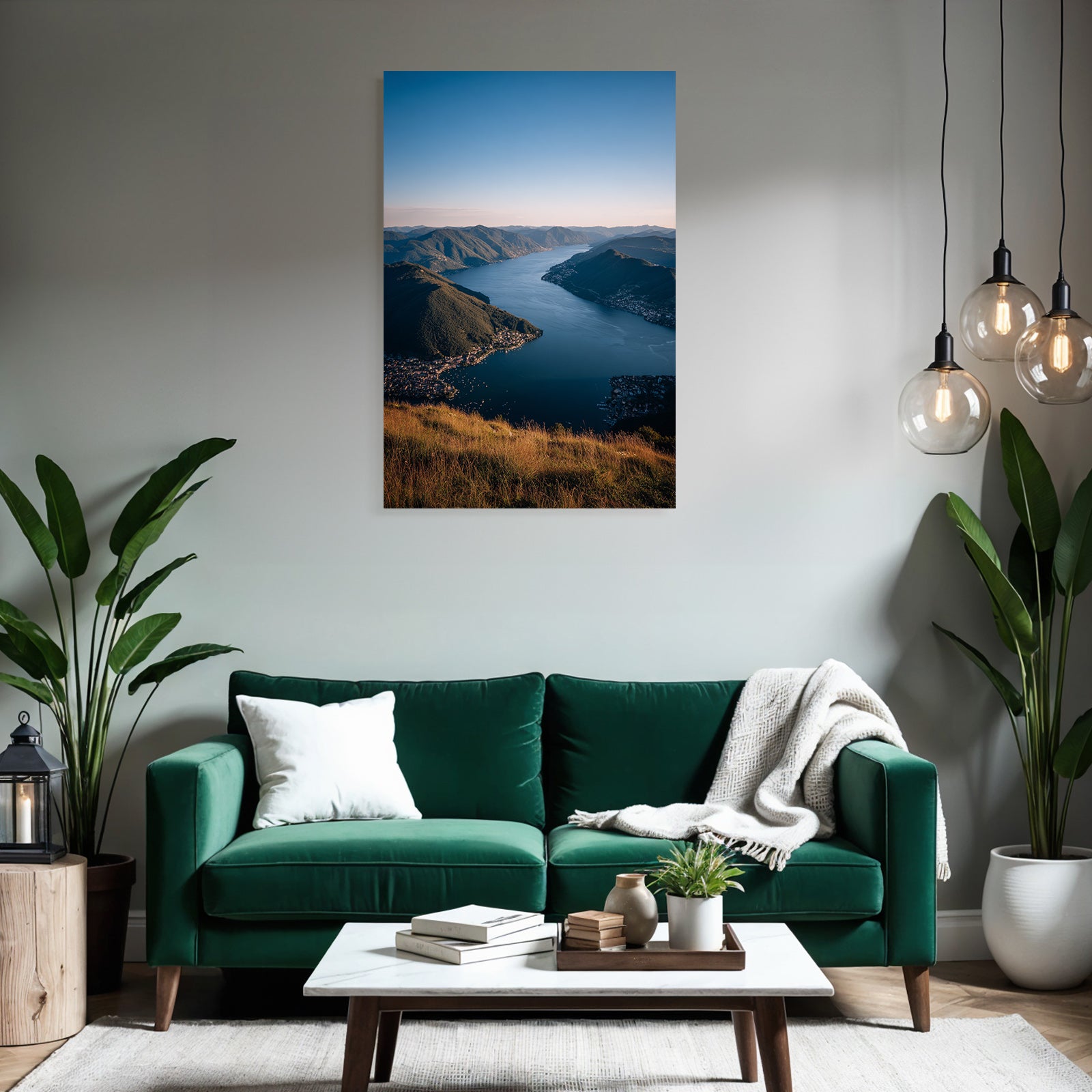 Wunderschöne Landschaft See Umgeben Von Bergen Im Goldenen Stundenlicht