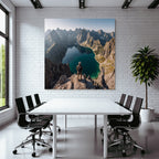 Breathtaking Berglandschaft Mit See Und Abenteürlicher Tranquility