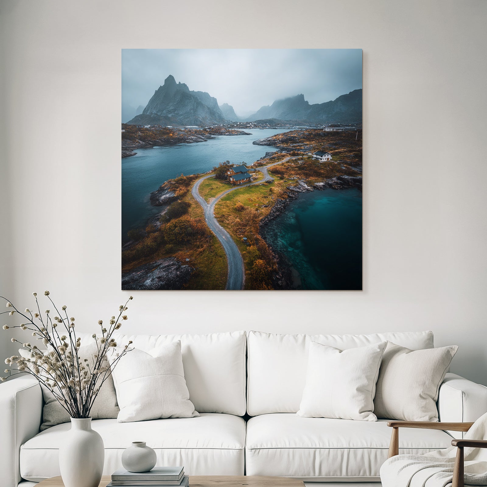 Malerische Landschaft Mit Haus Und Bergen Im Hintergrund Herbststimmung