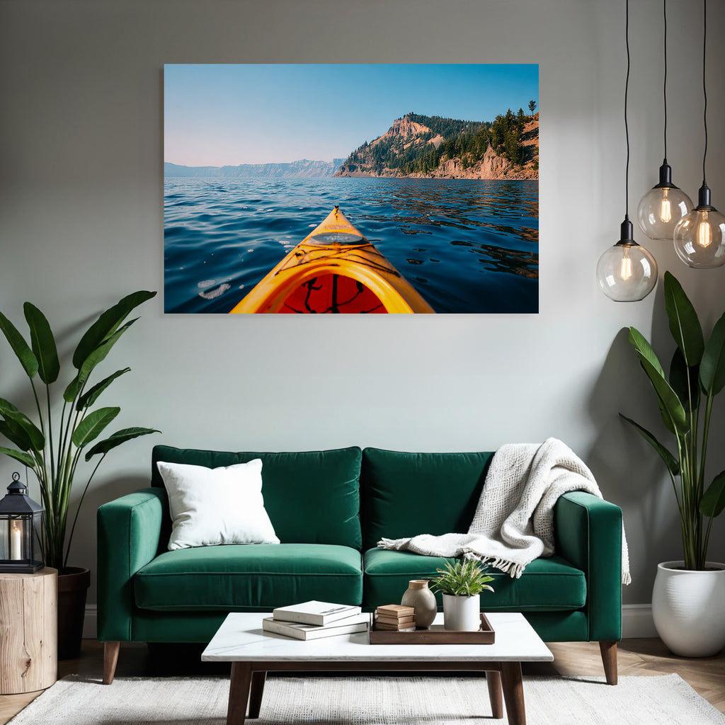 Kayak Auf See Mit Klippen Und Baeumen Unter Blaüm Himmel