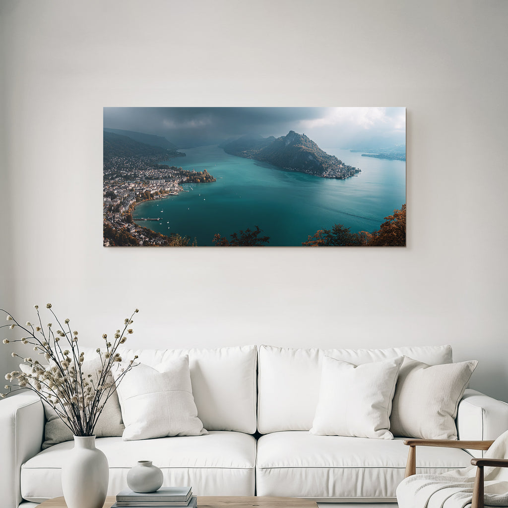 Szenische Landschaft Mit See Umgeben Von Bergen Ortschaft Am Ufer Turquoise Wasser