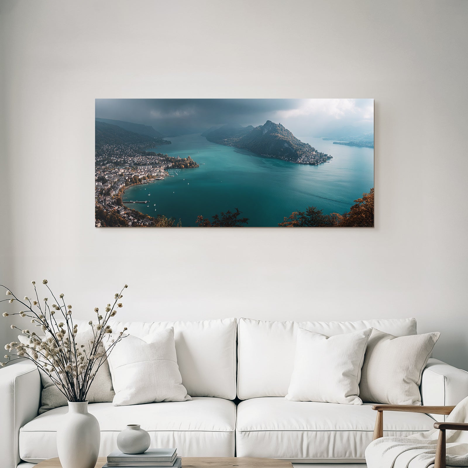 Szenische Landschaft Mit See Umgeben Von Bergen Ortschaft Am Ufer Turquoise Wasser