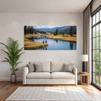 Wanderer Am Fluss In Der Natur