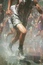Laufende Menschen Im Wasser Fest Event Splash | Sport und Bewegung | Themen und Hobbys