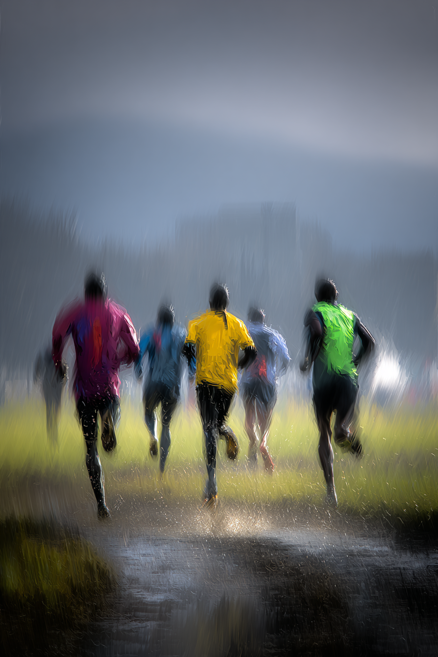 Laufende Sportler Im Regen Schnellbewegend | Sport und Bewegung | Themen und Hobbys