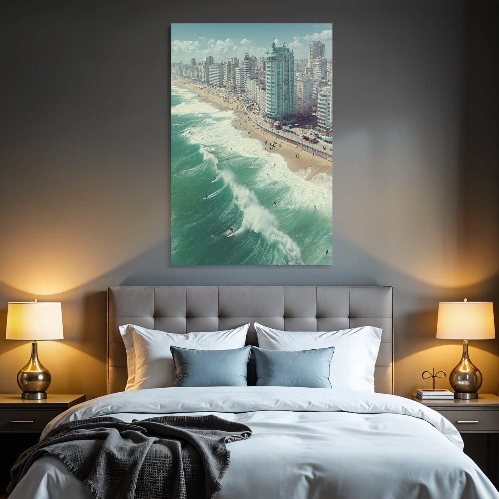 Strand Mit Surfern Und Stadt Im Hintergrund Clear Sky Tropisches Paradies