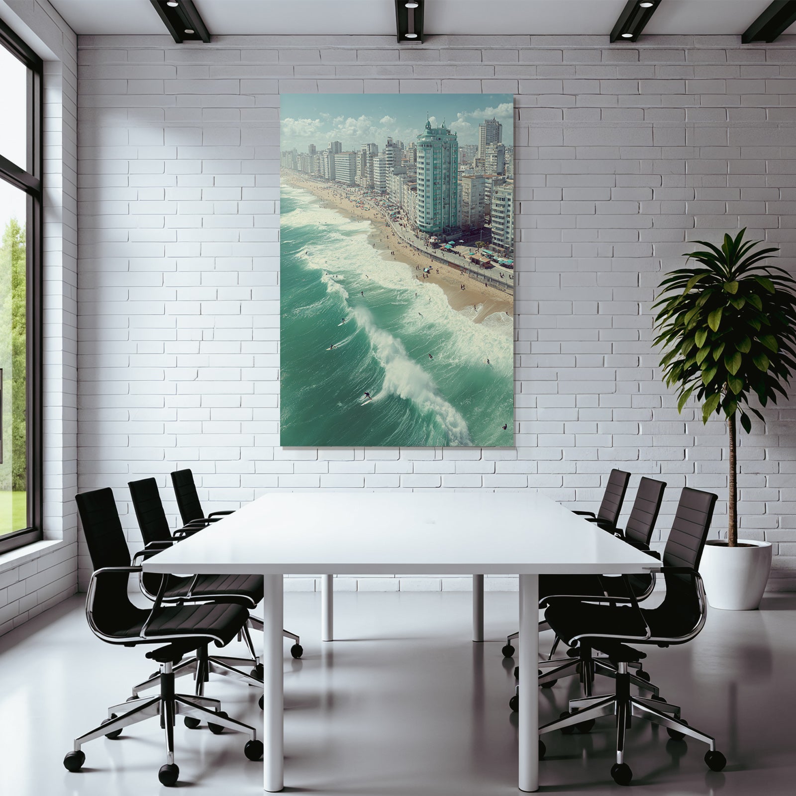 Strand Mit Surfern Und Stadt Im Hintergrund Clear Sky Tropisches Paradies
