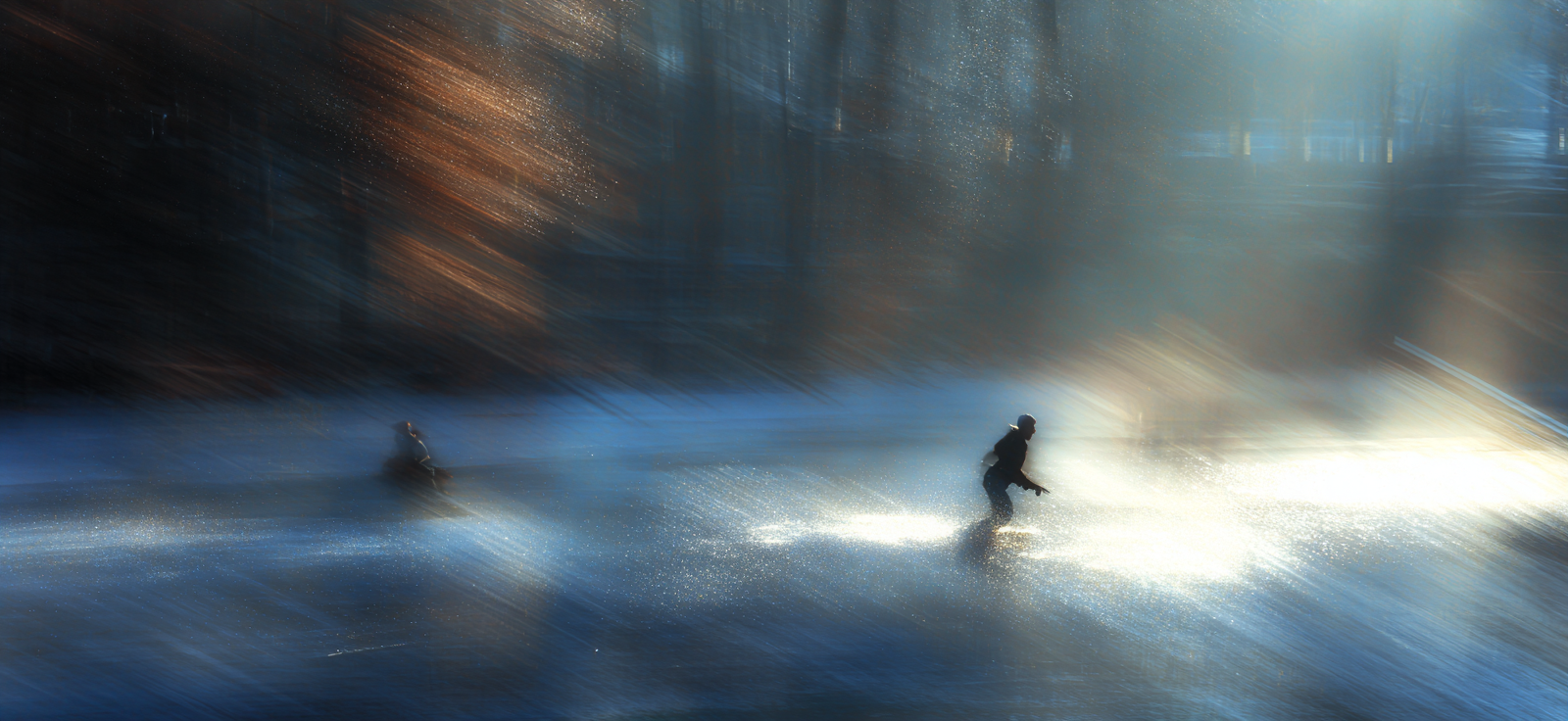Ruhige Winterlandschaft Eislaufen Auf Einem Gefrorenen See | Sport und Bewegung | Themen und Hobbys