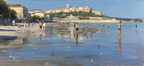 Strand Szenen Am Meer Mit Menschen Im Wasser Und Gebaeuden Im Hintergrund | Sport und Bewegung | Themen und Hobbys