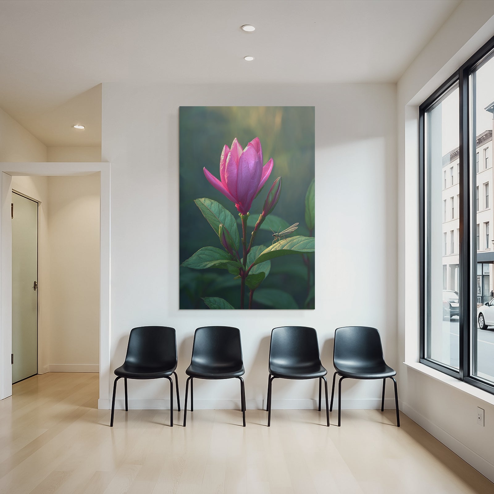 Rosa Blume Mit Grashupfer Auf Grunem Blatt Im Unscharfen Hintergrund