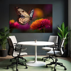 Schmetterling Sitzt Auf Einer Leuchtenden Blume