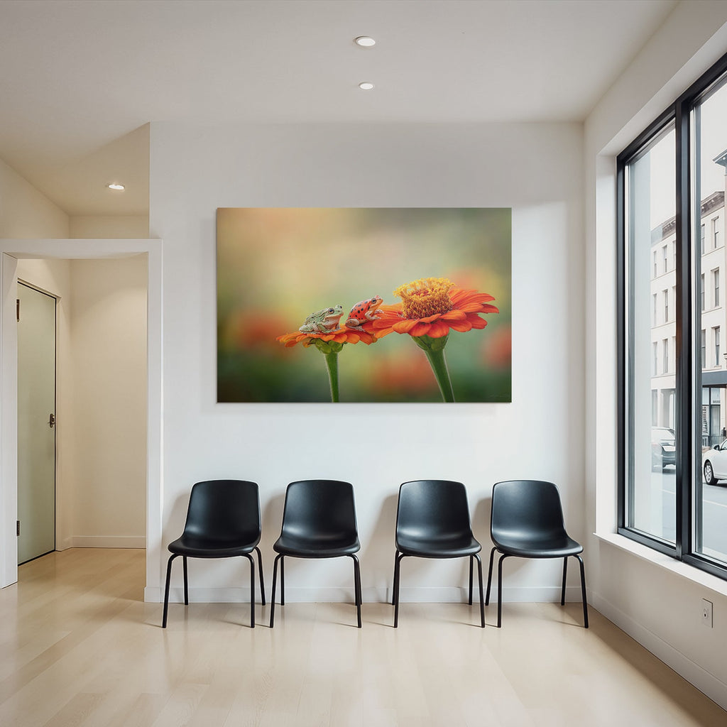 Zwei Frösche Auf Hellorangener Blume Traumhafter Hintergrund