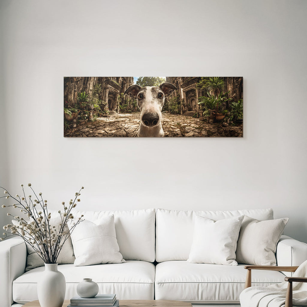 Hund In Einem Mystischen Ort Mit Alter Architektur Und Grünem Hintergrund