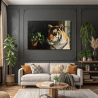 Tiger Naheaufnahme Im Innenbereich Mit Blumentopf