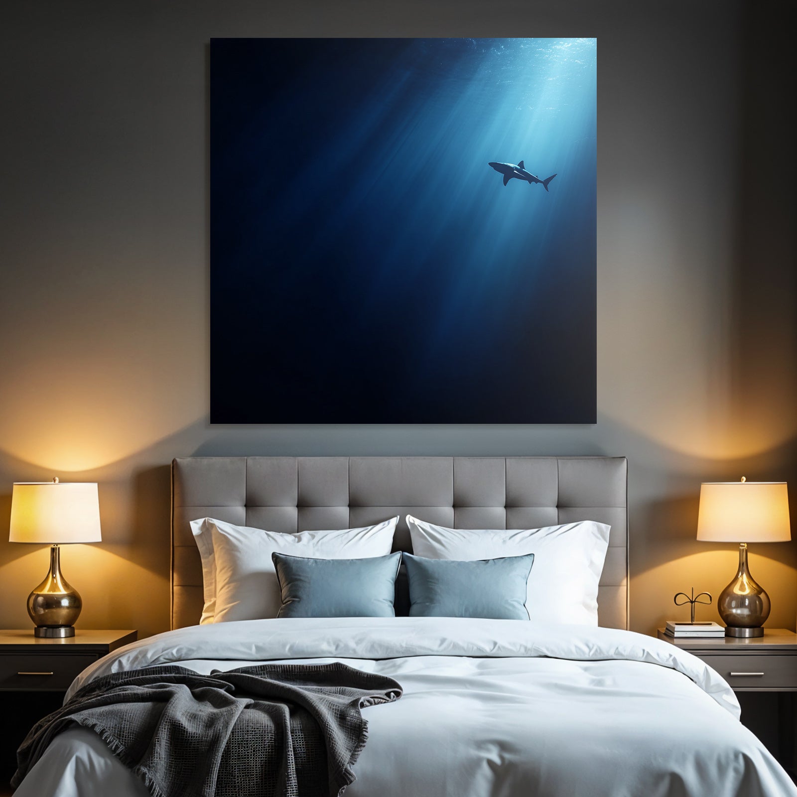 Meeres Hai Schwimmt Im Tiefen Wasser Mit Lichtstrahlen