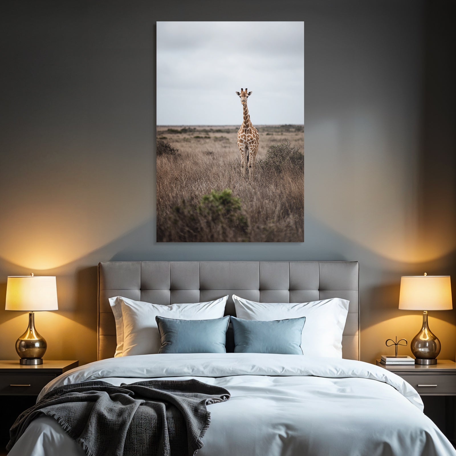 Giraffe Im Grünen Mit Sträuchern Unter Einem Beerigen Himmel
