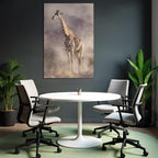Giraffe Im Nebligen Landscape Mit Felsen Und Folien