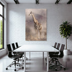 Giraffe Im Nebligen Landscape Mit Felsen Und Folien