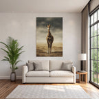 Giraffe In Einer Grünen Landschaft Unter Einem Wolkenverhangenen Himmel