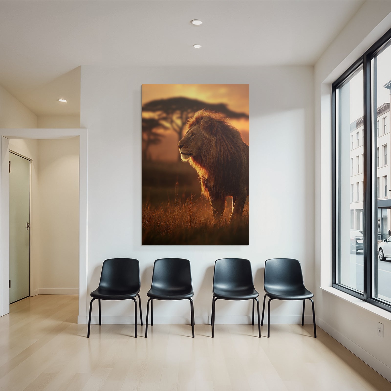 Löwe Im Sonnenuntergang Mit Bäumen Und Graslandschaft