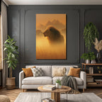 Löwe In Profil Goldene Misty Landscape Mit Bergen Hintergrund