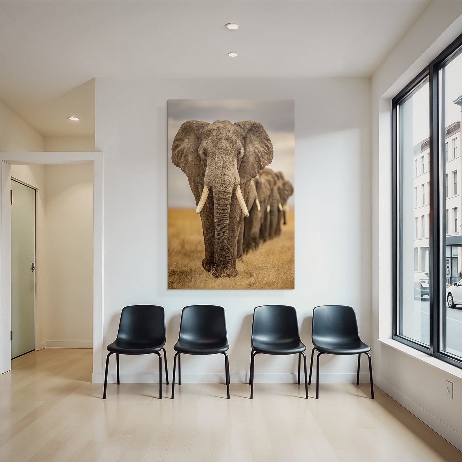 Nahaufnahme Eines Elephanten Mit Ohren Und Stosszähnen In Der Savanne