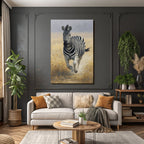 Zebra Laüft Durch Eine Grüne Landschaft Mit Trockenen Gras