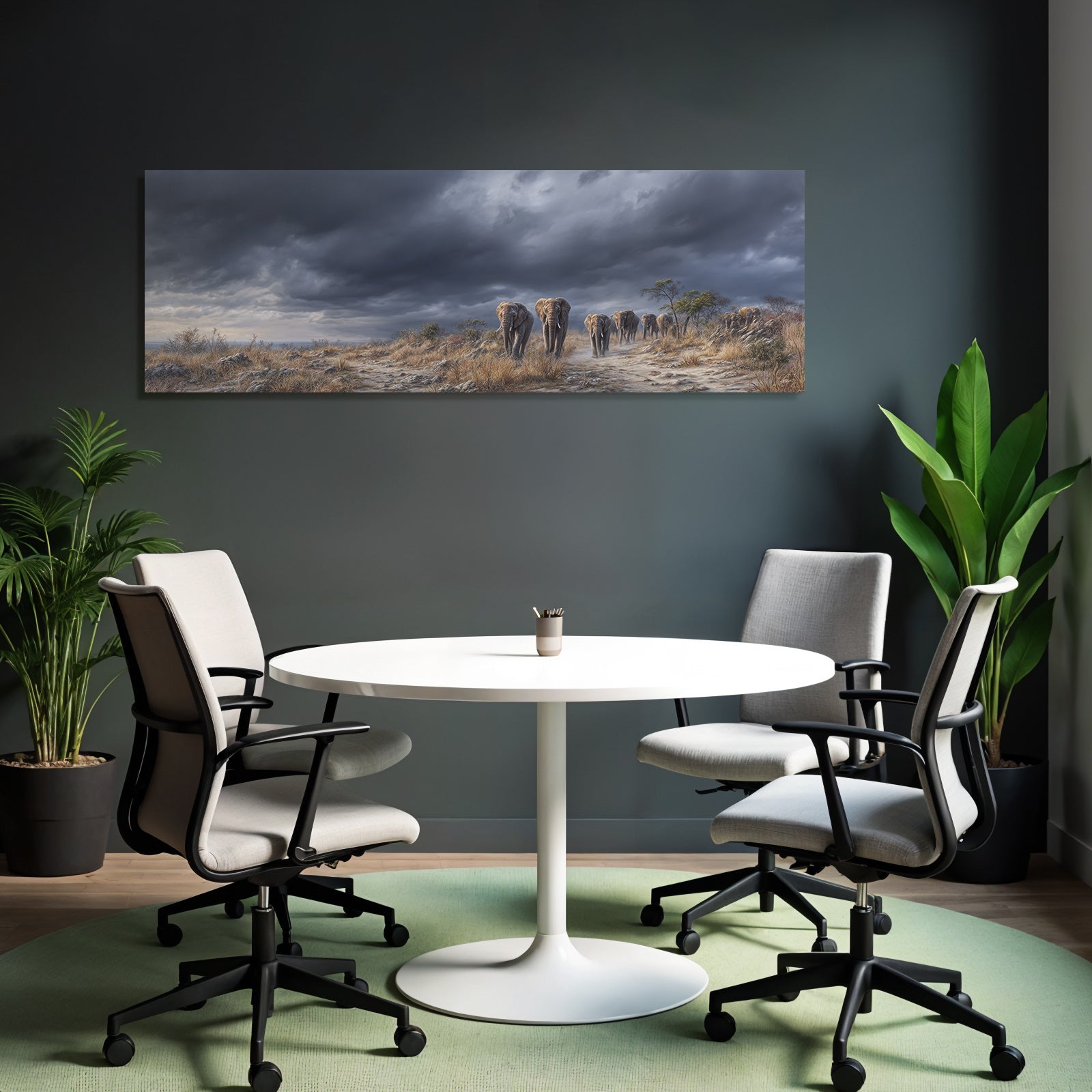 Elefanten In Der Savanne Unter Dunklen Wolken